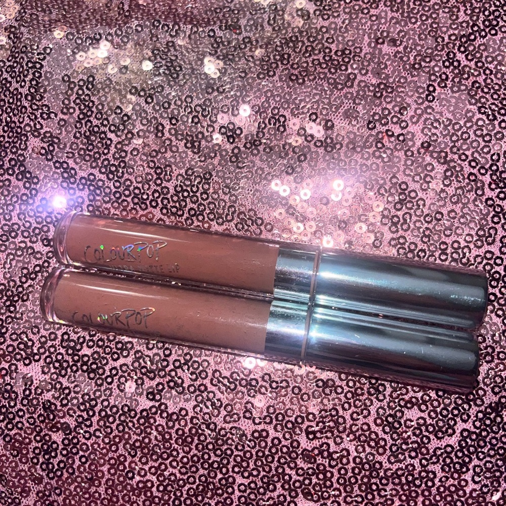 2 ColourPop Lipglosses in the shades Beeper & Strut